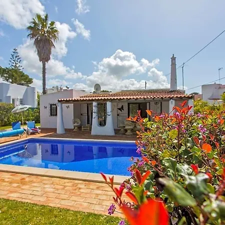 Sleeps 6 With Pool And Air Con ヴィラ *