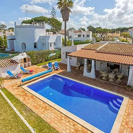 Sleeps 6 With Pool And Air Con Vilamoura